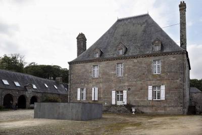 "Naufragé" devant le château de trégarentec
